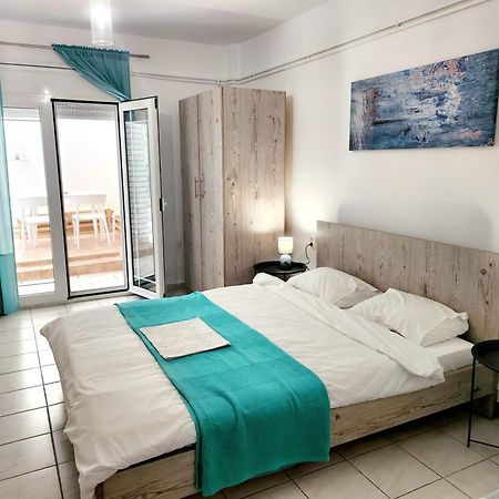 La Familia Apartments Olympiakí Aktí Екстериор снимка