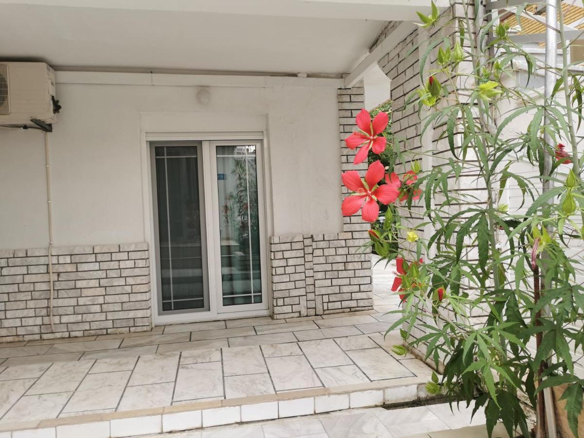 La Familia Apartments Olympiakí Aktí Екстериор снимка